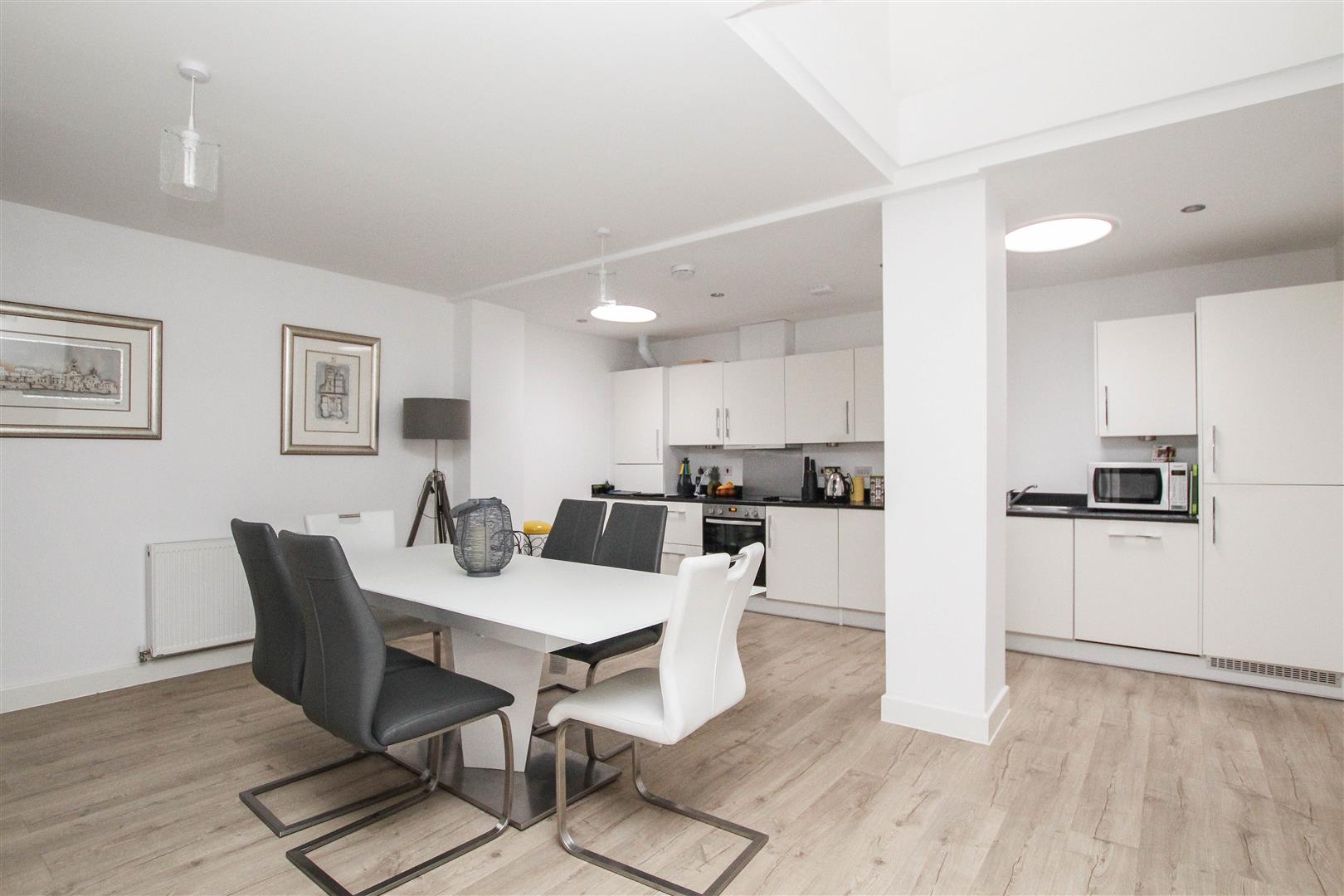 Kensington Way, Brentwood Keith Ashton